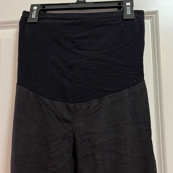Motherhood Maternity Women’s black leggings size medium EUC - Picture 2 of 4